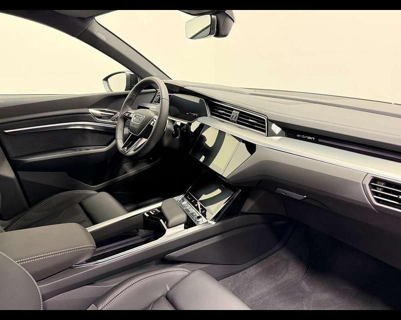 Usata Audi Q8 Sportback e-tron S-Line 158 kW (215 CV) 2024 Nero SUV