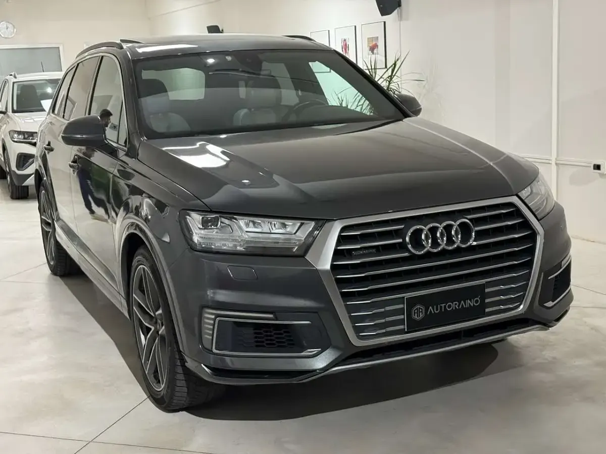 Usata Audi Q7 Business Plus 258 CV (189 kW) 2018 Grigio SUV