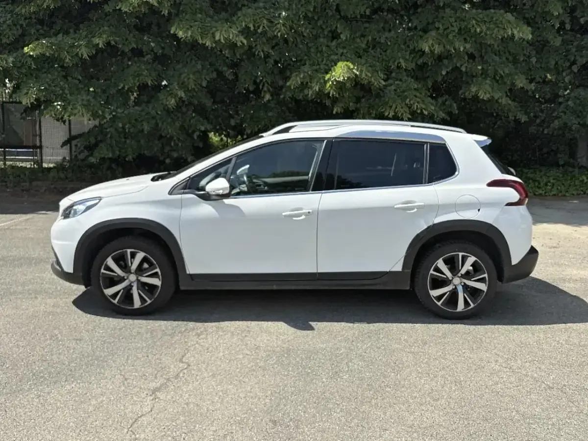 Usata Peugeot 2008 Allure 131 CV (96 kW) 2019 Bianco SUV