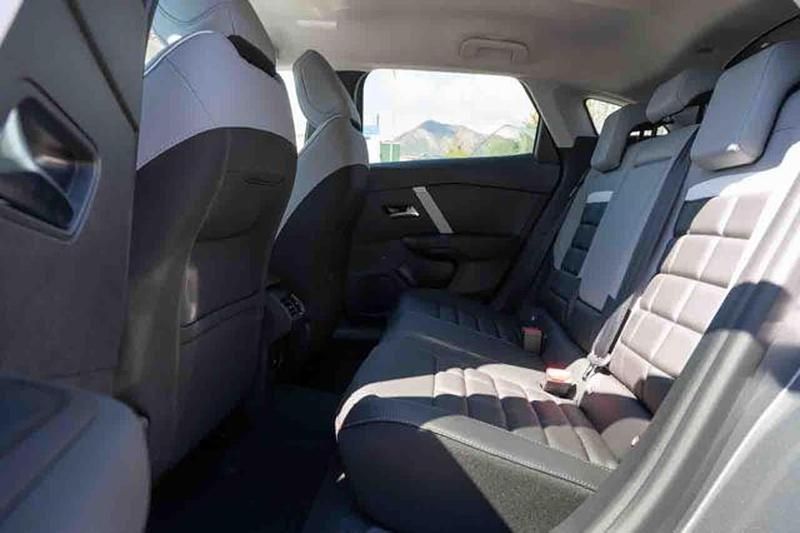 Nuova Citroën C4 2025 Grigio Berlina