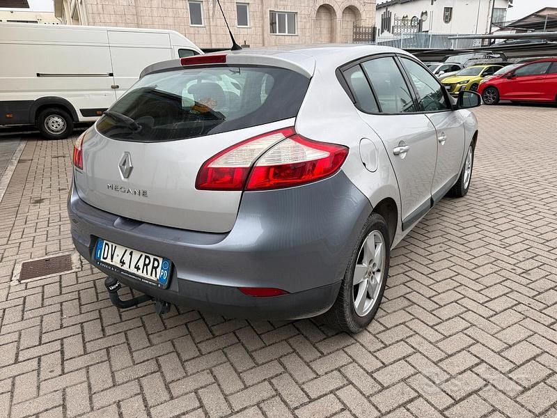 Usata Renault Mégane Dynamique 110 CV (80 kW) 2009 Grigio Berlina