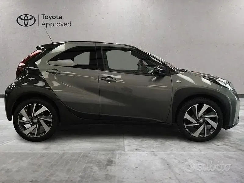 Usata Toyota Aygo X Lounge 72 CV (52 kW) 2022 Verde SUV