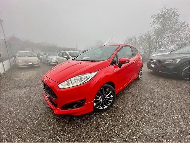 Usata Ford Fiesta ST-Line 75 CV (55 kW) 2017 Rosso Berlina