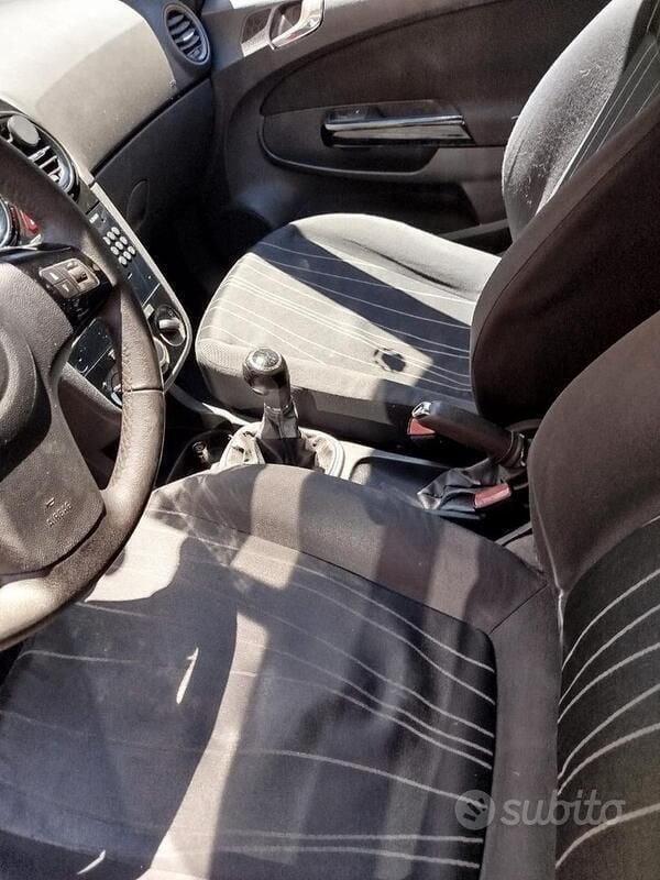 Usata Opel Corsa 85 CV (62 kW) 2010 Grigio Utilitaria