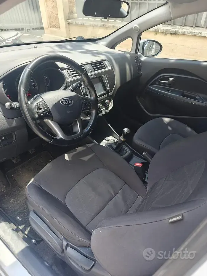 Usata Kia Rio 85 CV (62 kW) 2016 Grigio Utilitaria