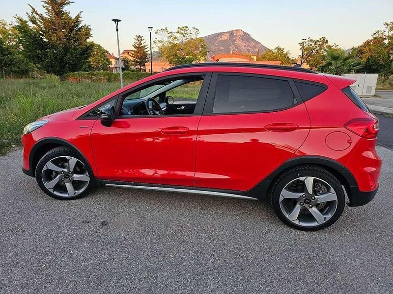 Usata Ford Fiesta Active 86 CV (63 kW) 2019 Rosso Utilitaria