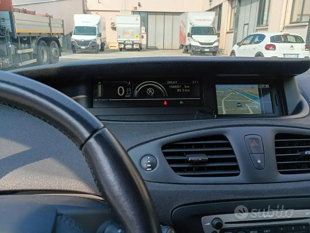 Usata Renault Scénic III 110 CV (80 kW) 2013 Bianco Monovolume