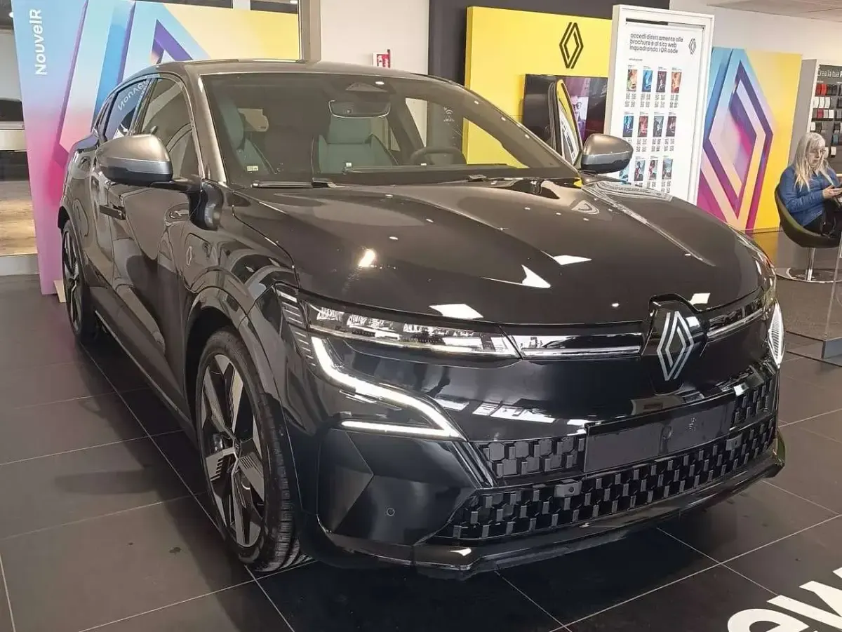 Usata Renault Megane E-Tech Techno 161 kW (220 CV) 2025 Nero Berlina