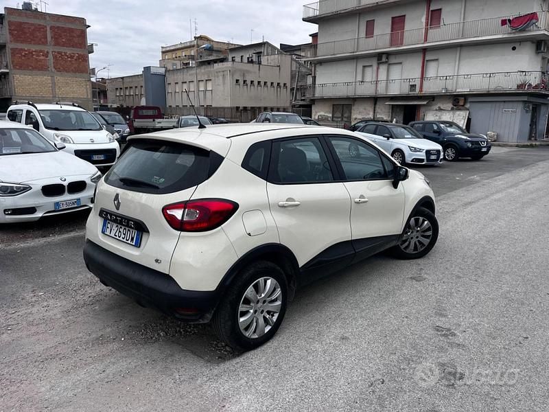 Usata Renault Captur 89 CV (65 kW) 2013 Beige SUV