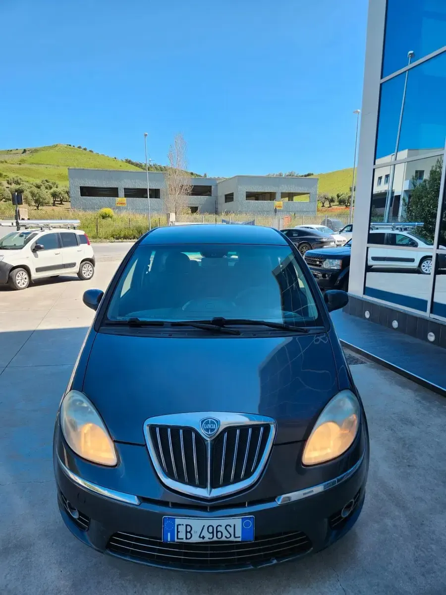 Usata Lancia Musa 90 CV (66 kW) 2010 Monovolume