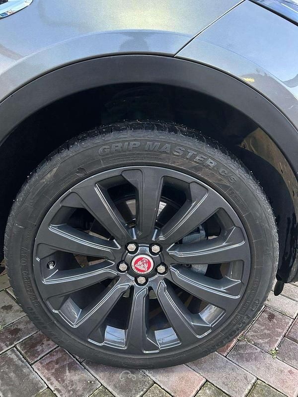 Begagnad Jaguar E-Pace SE 150 HK (110 kW) 2017 Grå SUV