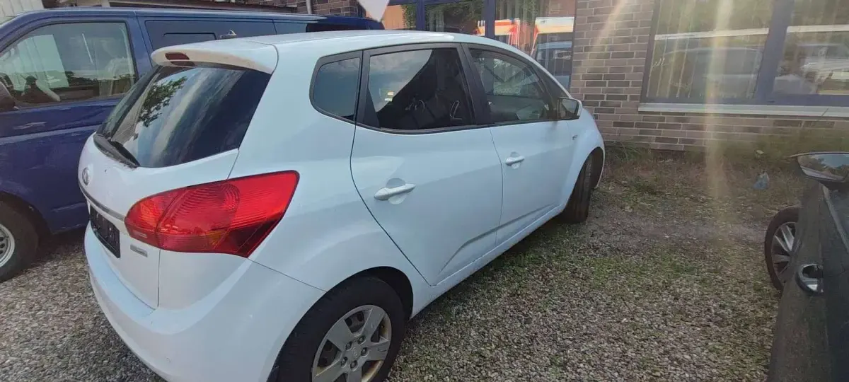 Usata Kia Venga 90 CV (66 kW) 2018 Bianco Utilitaria