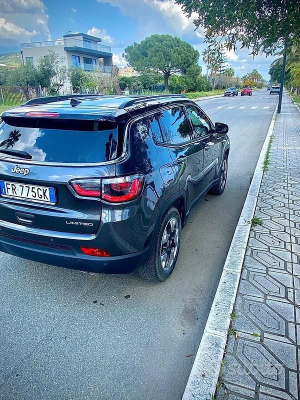 Usata Jeep Compass Limited 119 CV (87 kW) 2019 Grigio SUV