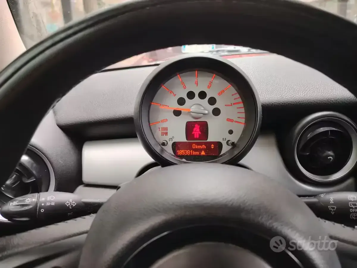 Usata Mini Cooper 116 CV (85 kW) 2010 Bianco Utilitaria