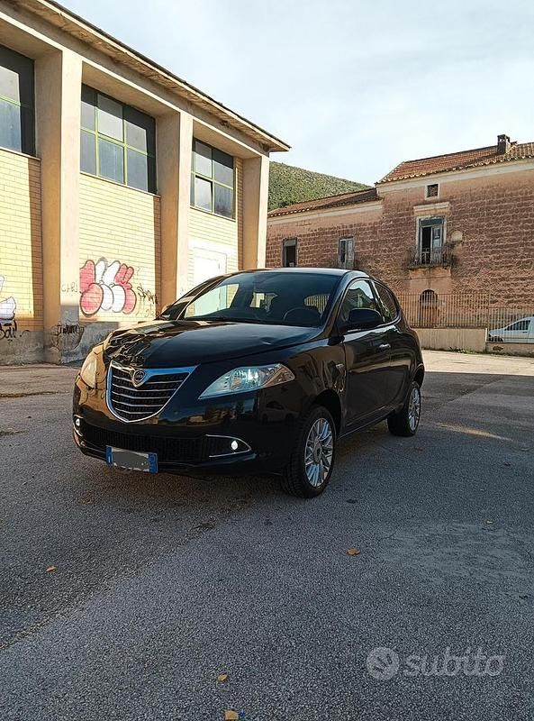 Nero Usata 2013 Lancia Ypsilon Due volumi | 2500 € - Immagine 1/4