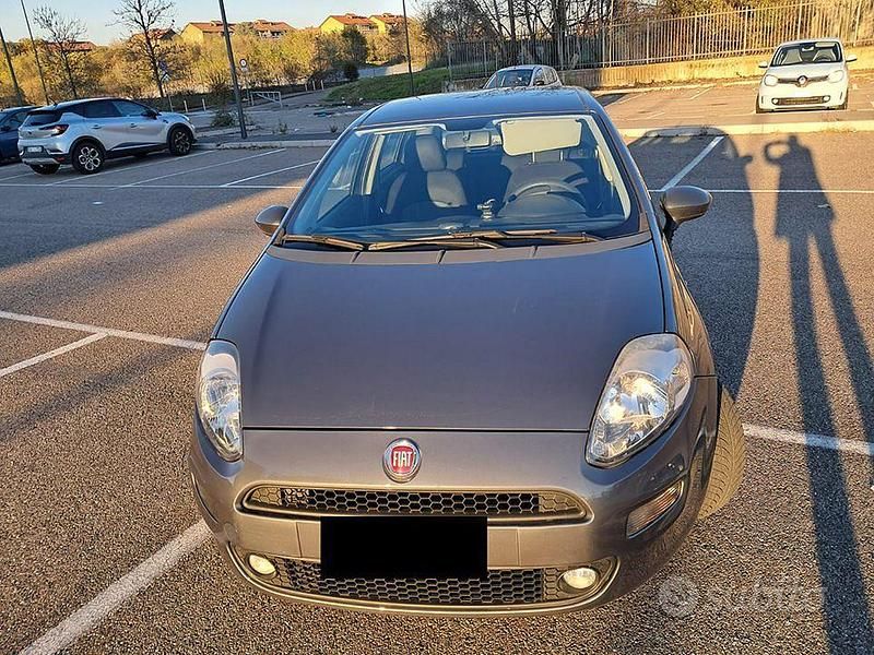 Usata Fiat Grande Punto Lounge 69 CV (50 kW) 2016 Grigio Utilitaria