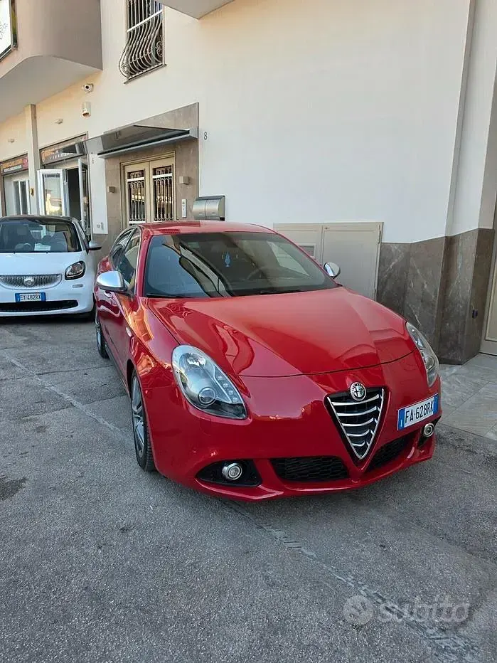Usata Alfa Romeo Giulietta Exclusive 175 CV (128 kW) 2015 Rosso Utilitaria