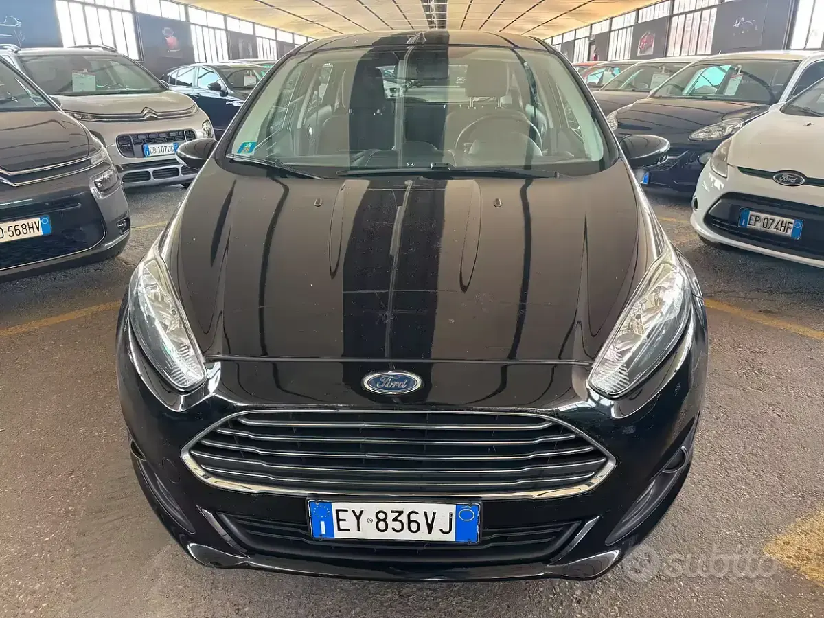 Usata Ford Fiesta Titanium 97 CV (71 kW) 2015 Nero Utilitaria