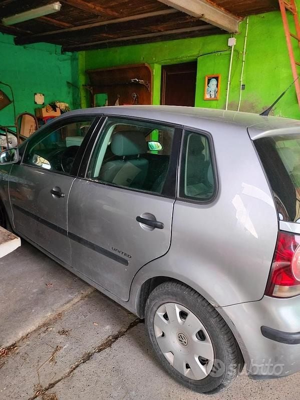 Usata VW Polo 64 CV (47 kW) 2009 Grigio Utilitaria