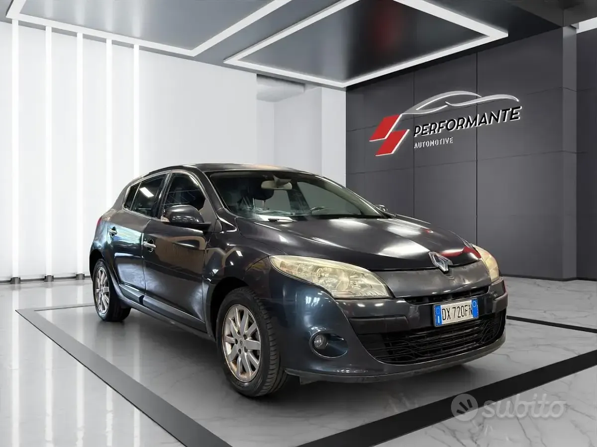 Usata Renault Mégane III Dynamique 110 CV (80 kW) 2009 Grigio Berlina