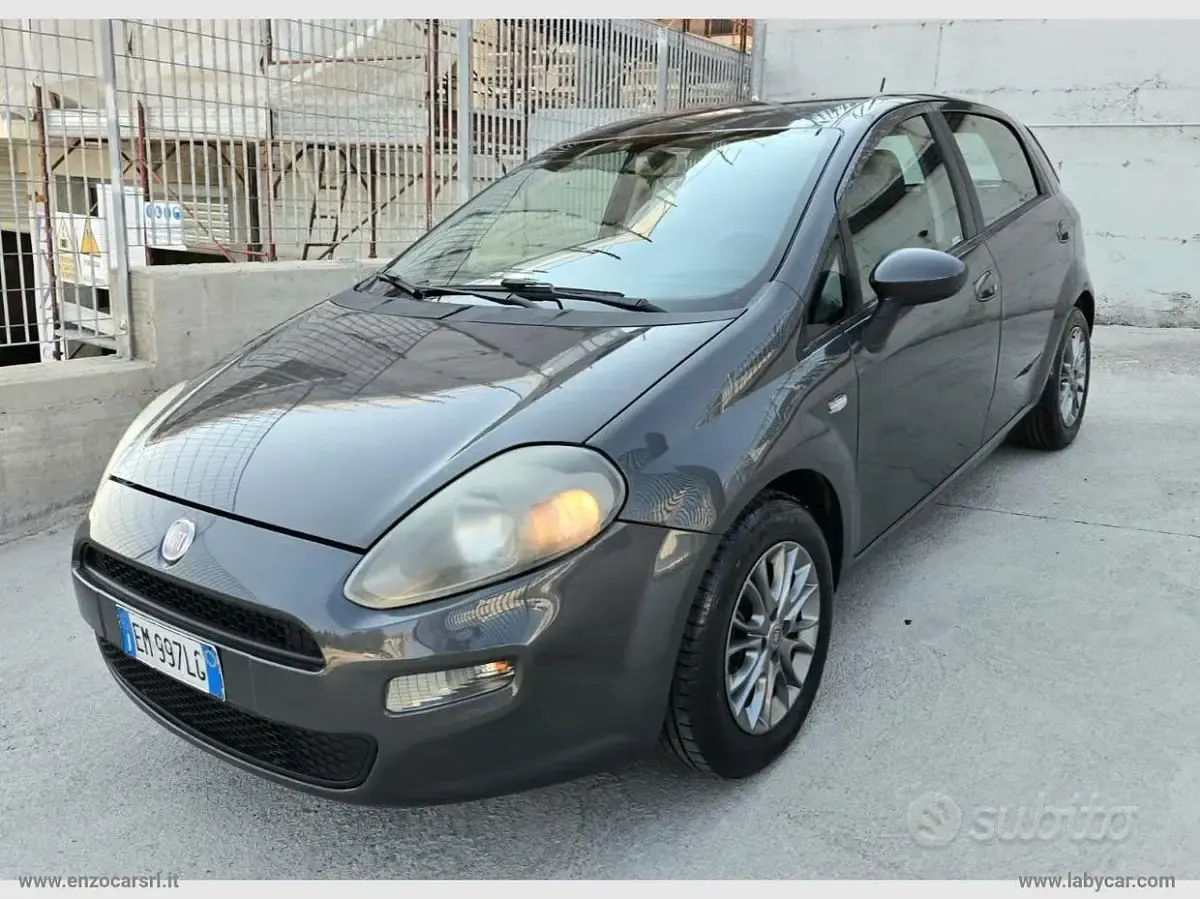 Usata Fiat Punto Lounge 95 CV (69 kW) 2012 Bianco Utilitaria