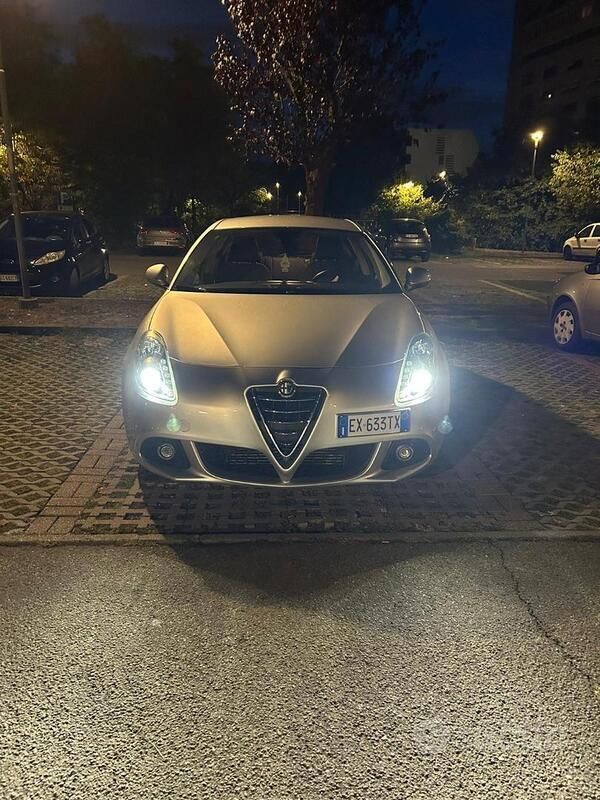 Usata Alfa Romeo Giulietta 105 CV (77 kW) 2015 Utilitaria