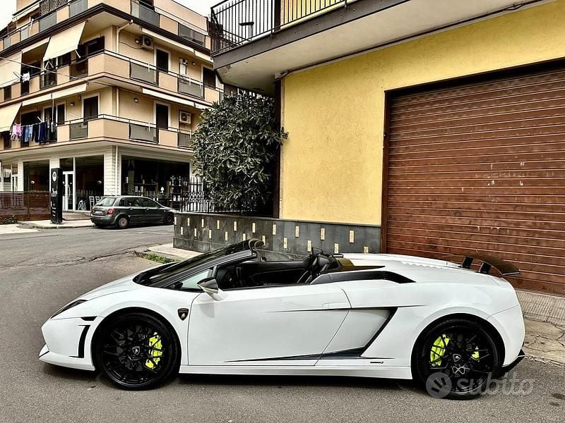 Usata Lamborghini Gallardo 560 CV (411 kW) 2009 Bianco Cabrio
