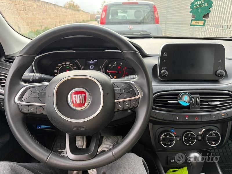Usata Fiat Tipo 120 CV (88 kW) 2018 Grigio Berlina