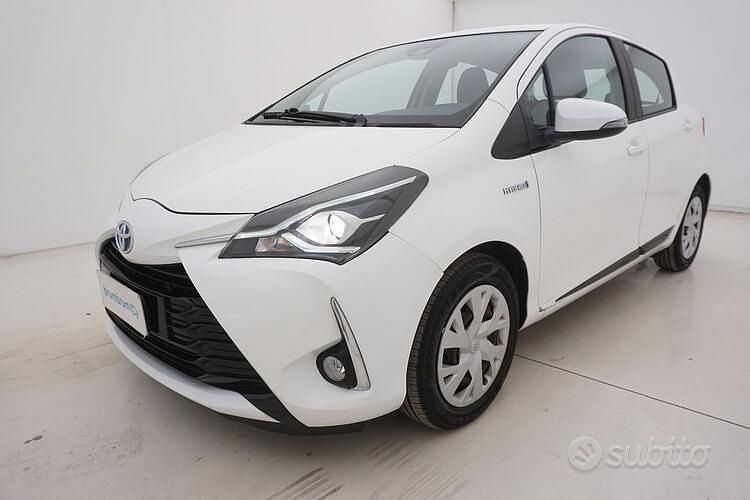 Bianco Usata 2018 Toyota Yaris Hybrid Active Tre volumi | 10.490 € (Ottimo prezzo) - Immagine 1/4