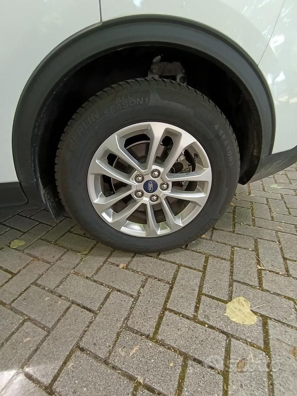 Usata Ford Kuga 120 CV (88 kW) 2021 Bianco SUV