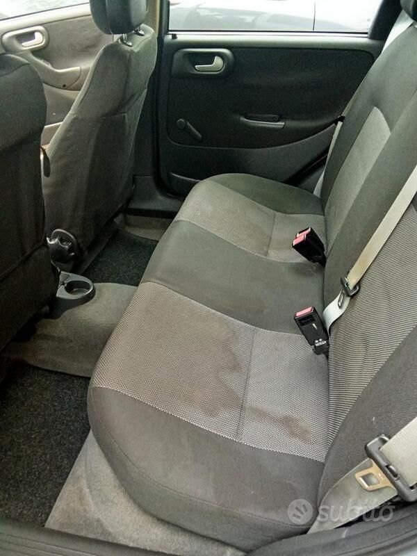 Usata Opel Corsa 58 CV (42 kW) 2007 Grigio Berlina