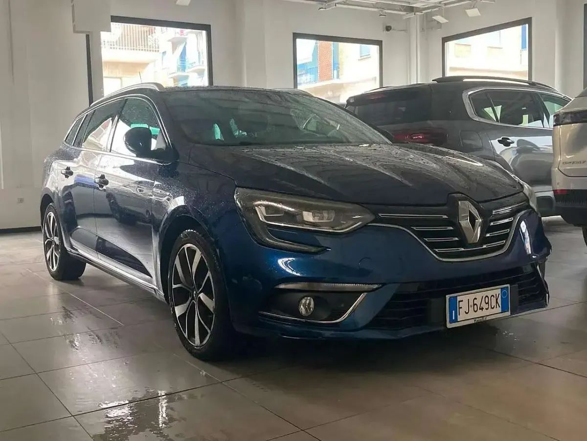 Usata Renault Mégane IV Intens 110 CV (80 kW) 2017 Blu met Station wagon