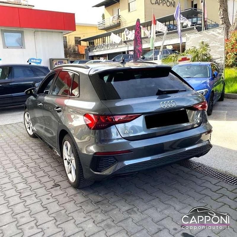 Usata Audi A3 S-Line 116 CV (85 kW) 2022 Grigio Berlina