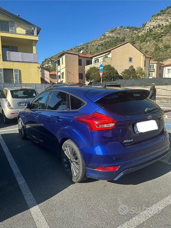 Usata Ford Focus ST-Line 130 CV (95 kW) 2018 Blu Berlina