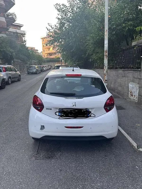Usata Peugeot 208 Allure 75 CV (55 kW) 2017 Utilitaria