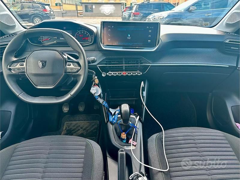 Usata Peugeot 208 Active 2024 Giallo Utilitaria