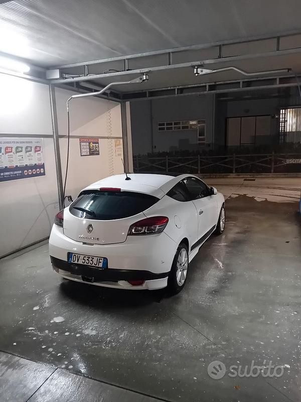 Bianco Usata 2009 Renault Mégane Coupé Coupé | 1500 € - Immagine 1/4