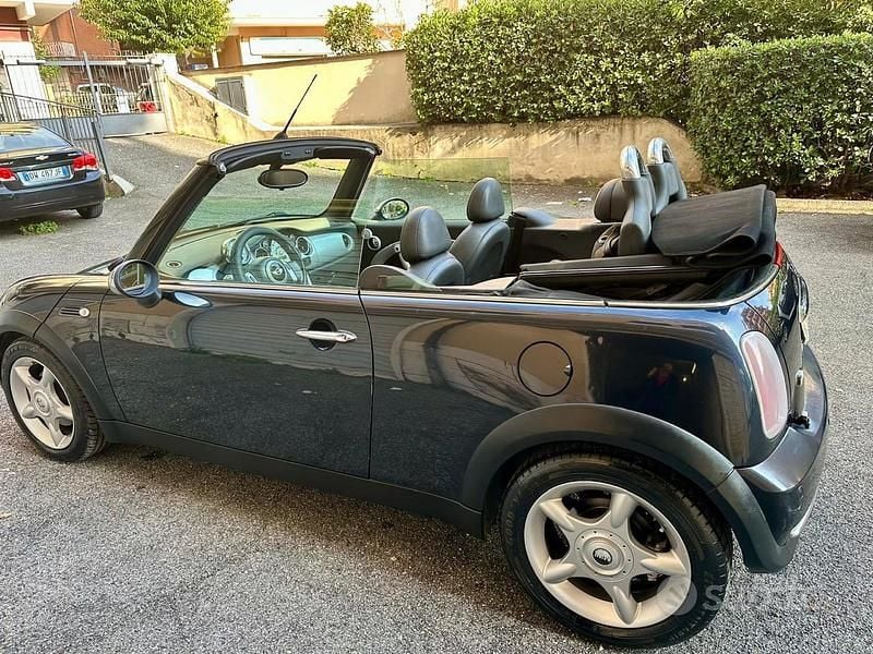 Usata Mini One Cabriolet 90 CV (66 kW) 2005 Nero Cabrio