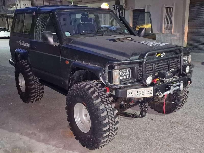 Usata Nissan Patrol 116 CV (85 kW) 1990 Nero SUV