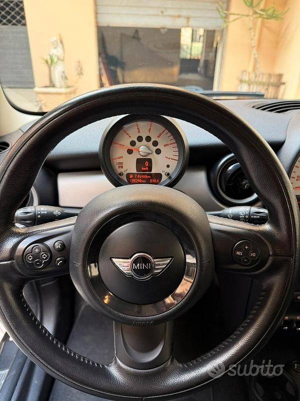 Usata Mini Cooper D 112 CV (82 kW) 2010 Utilitaria