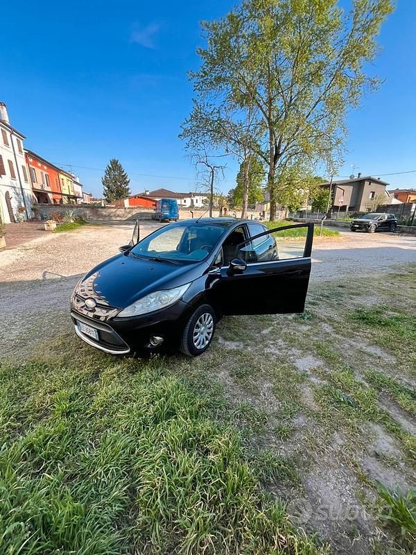 Occasion Ford Fiesta 2010 Zwart Hatchback