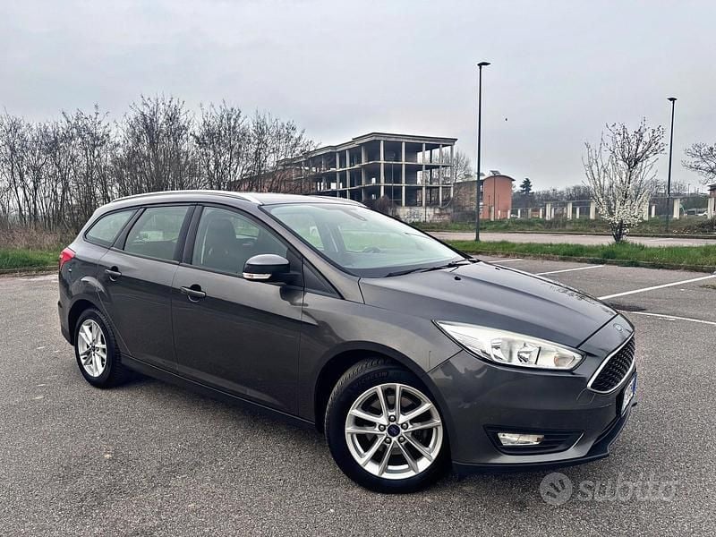 Usata Ford Focus Titanium 120 CV (88 kW) 2016 Grigio Station wagon
