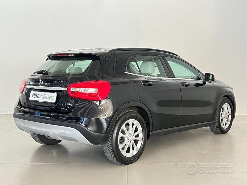 Usata Mercedes GLA180 Executive 122 CV (89 kW) 2016 Nero SUV
