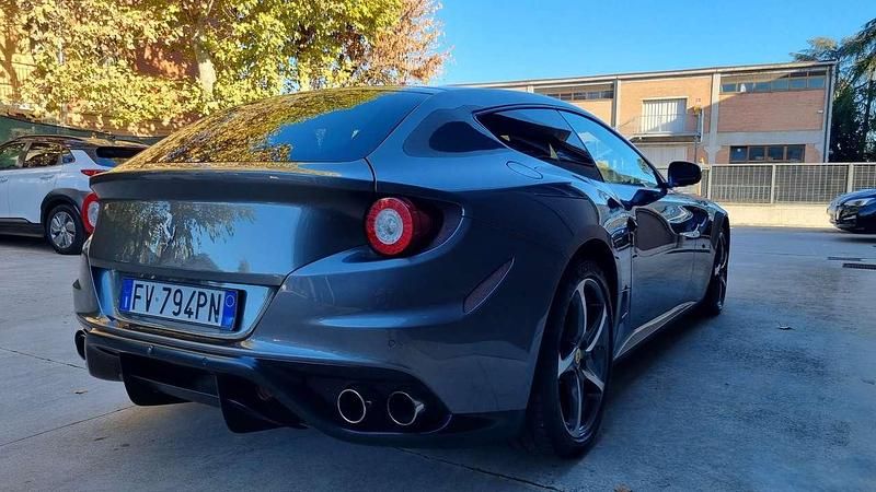 Usata Ferrari FF 659 CV (484 kW) 2011 Grigio Station wagon