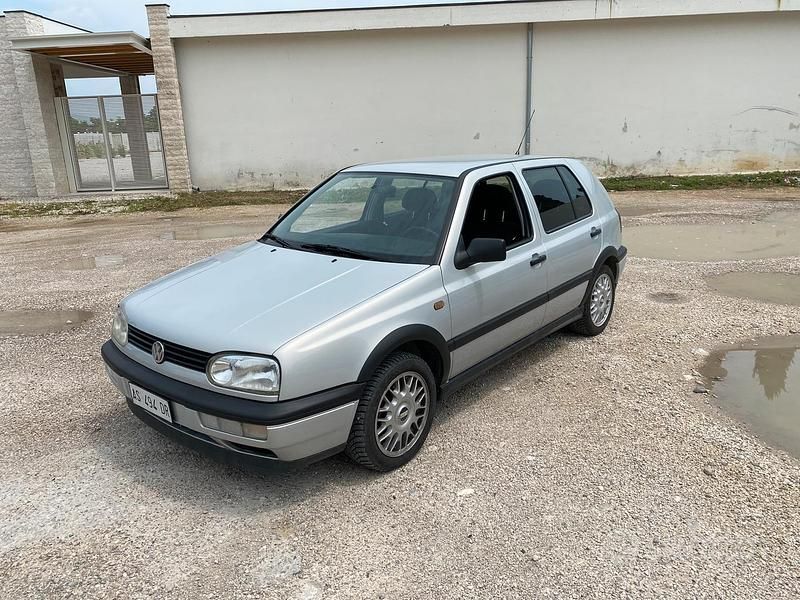 Usata VW Golf III 101 CV (74 kW) 1998 Grigio Berlina