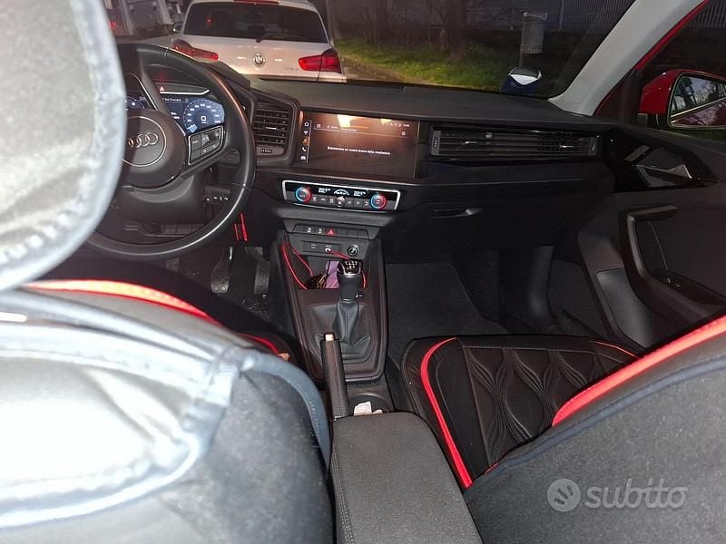 Käytetty Audi A1 95 HP (69 kW) 2023 Punainen Katumaasturi
