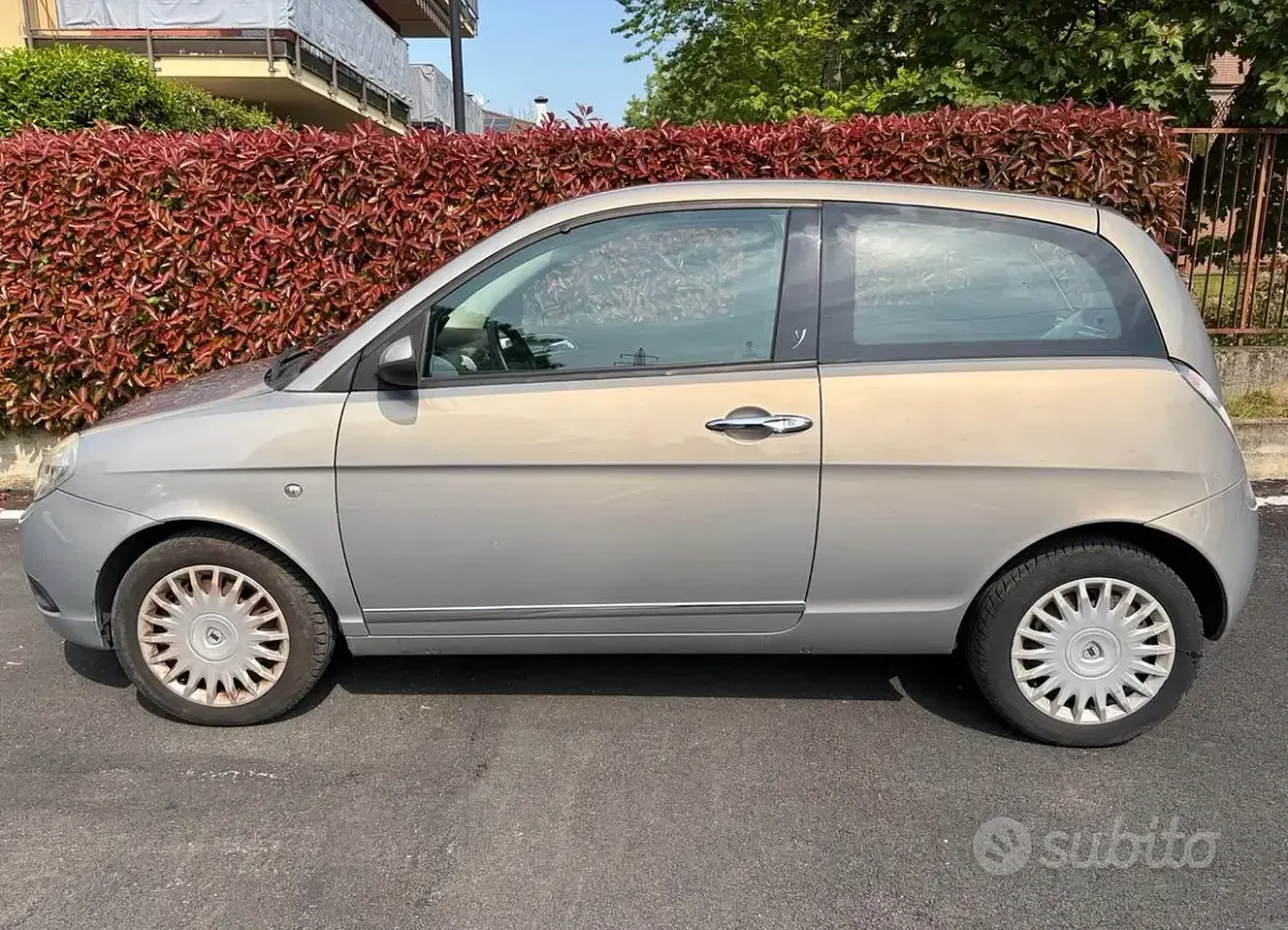 Usata Lancia Ypsilon 60 CV (44 kW) 2008 Beige Utilitaria