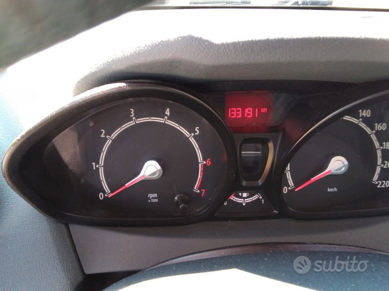 Usata Ford Fiesta 75 CV (55 kW) 2009 Nero Utilitaria