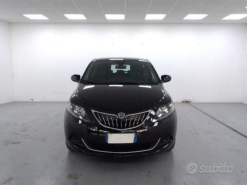 Usata Lancia Ypsilon S 69 CV (50 kW) 2024 Nero Utilitaria