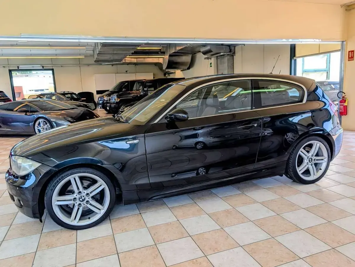 Usata BMW 120 M Sport 177 CV (130 kW) 2007 Nero Utilitaria